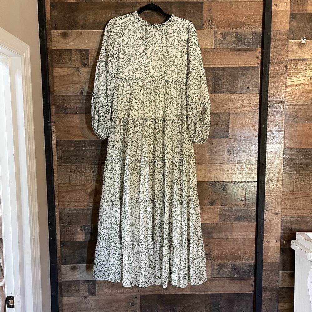 DJ floral dress 🍃🍃